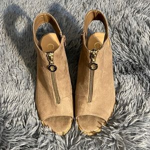 Cato zip up heels size 8W